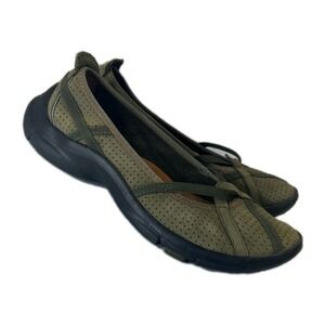 Clarks Privo Women 6M P-Berry Green Leather Slip On Mary Jane Ballet Flats Shoes